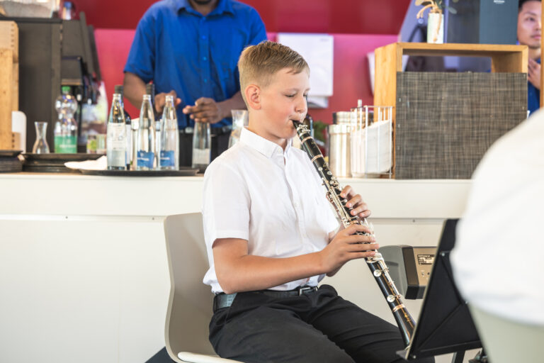 Kapellmeister Lenny Suter